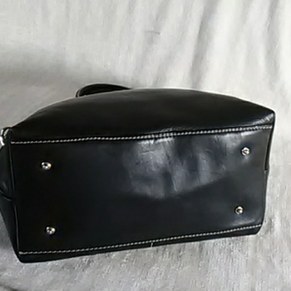 Authentic Dooney & Bourke Pocket satchel - Picture 3 of 8